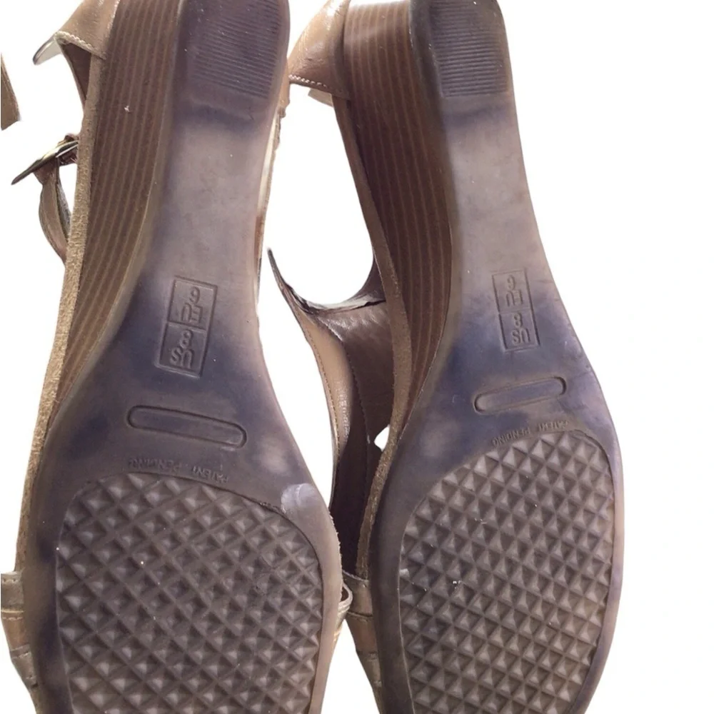 Aerosoles Slight Wedge Womans  sandals EUC size 8